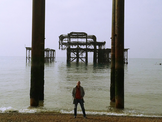 Hans Croon before the Brighton West Pier